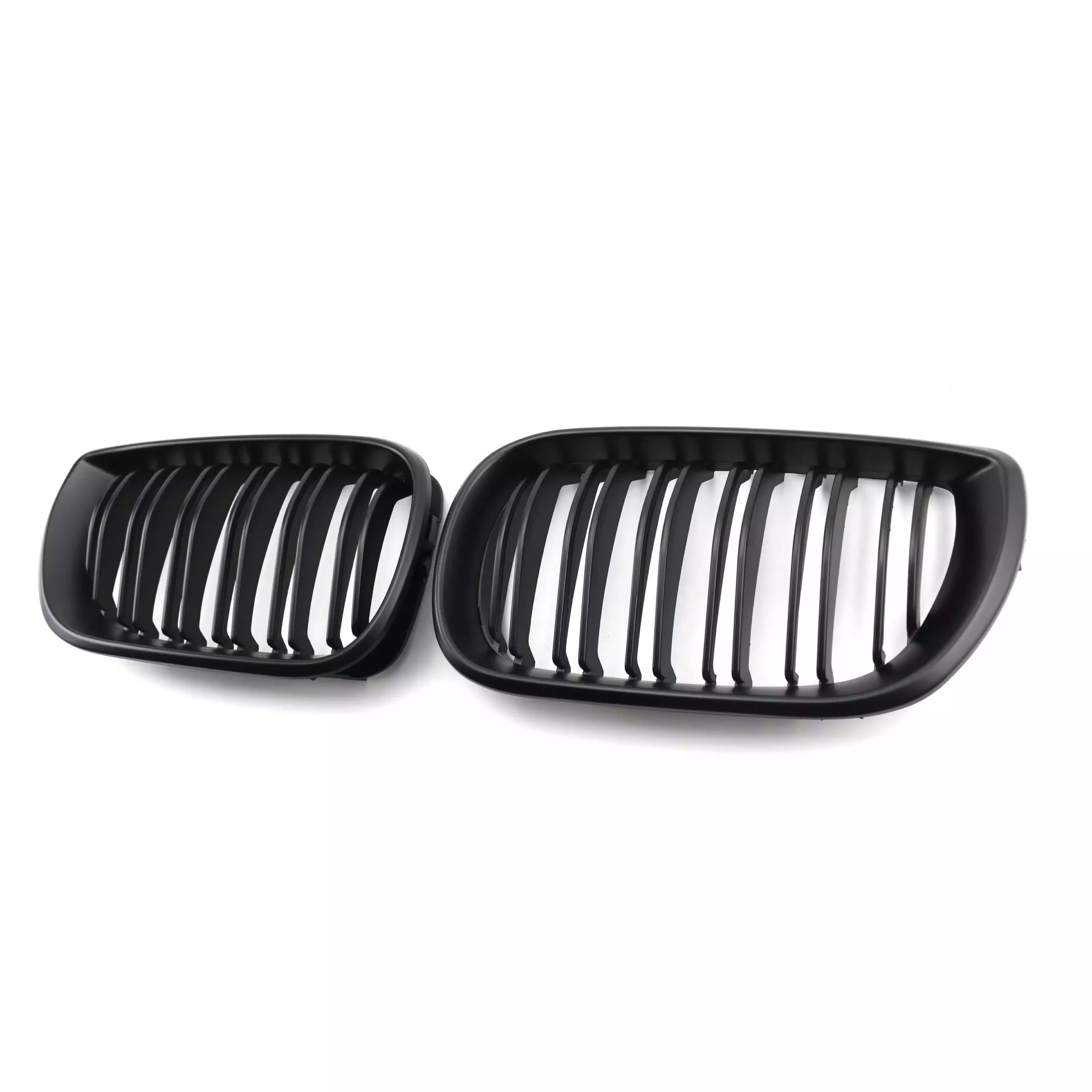 DMB08002-bmw-e46-fl-lci-facelift-juodos-matines-dvigubos-groteles-sedanui-universalui-1-scaled